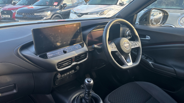 Nissan Juke 1.0 DiG-T N-Connecta 5dr Petrol Hatchback